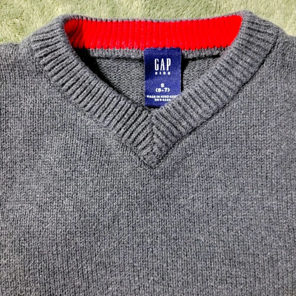 Gap Grey V-neck sweater 6 / 7